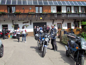 Biker auf dem Rotbauernhof