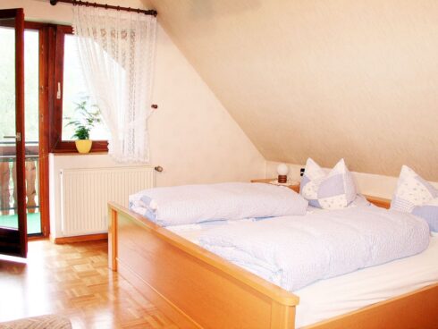 Rotbauernhof Ferienwohnung Garten 03